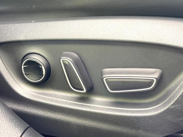 プリウスＰＨＶ Ａレザーパッケージ　純正１１型ナビ　バックカメラ　衝突軽減　レーダークルーズ　禁煙車　レザーシート　パワーシート　コーナーセンサー　スマートキー　ＬＥＤヘッド　ＥＴＣ２．０　オートハイビーム　車線逸脱警報　オートライト（31枚目）