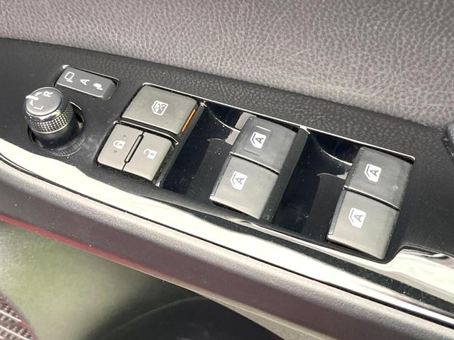 プリウスＰＨＶ Ａレザーパッケージ　純正１１型ナビ　バックカメラ　衝突軽減　レーダークルーズ　禁煙車　レザーシート　パワーシート　コーナーセンサー　スマートキー　ＬＥＤヘッド　ＥＴＣ２．０　オートハイビーム　車線逸脱警報　オートライト（35枚目）