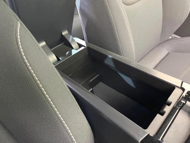 プリウス Ｕ　純正ディスプレイオーディオ　全周囲カメラ　１００Ｖ電源　衝突被害軽減システム　レーダークルーズ　禁煙車　ドラレコ　コーナーセンサー　スマートキー　ＬＥＤヘッド　ＥＴＣ２．０　純正１７インチアルミ（41枚目）