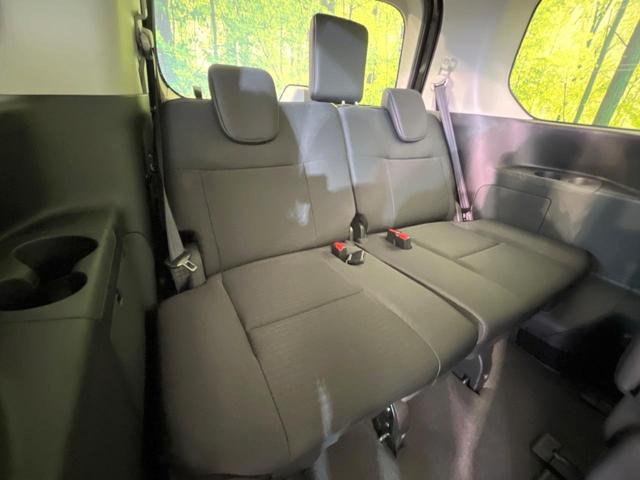 セレナ ハイウェイスターＶ　純正１２型ナビ　プロパイロット　アラウンドビューモニター　デジタルインナーミラー　両側電動スライドドア　禁煙車　パドルシフト　ＥＴＣ　ＬＥＤヘッドライト　リヤオートエアコン　オートマチックハイビーム（10枚目）