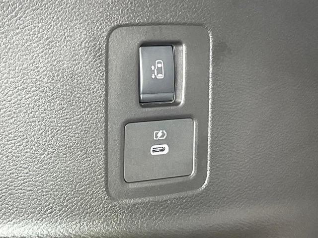 セレナ ハイウェイスターＶ　純正１２型ナビ　プロパイロット　アラウンドビューモニター　デジタルインナーミラー　両側電動スライドドア　禁煙車　パドルシフト　ＥＴＣ　ＬＥＤヘッドライト　リヤオートエアコン　オートマチックハイビーム（40枚目）