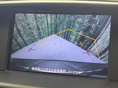 【バックカメラ】駐車時に後方がリアルタイム映像で確認できます。大型商業施設や立体駐車場での駐車時や、夜間のバック時に大活躍！運転スキルに関わらず、今や必須となった装備のひとつです！ 4