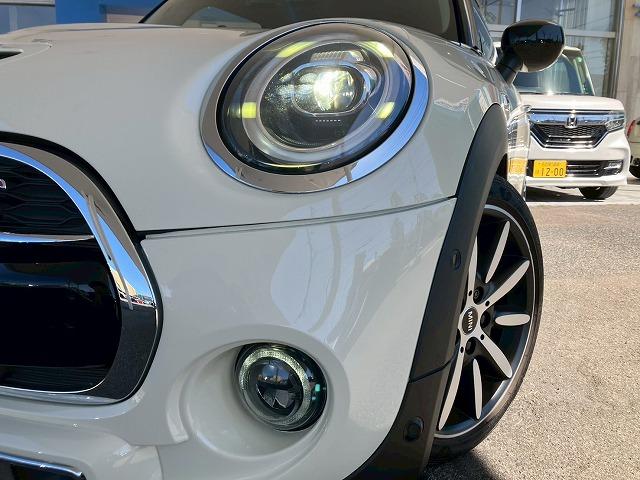 ＭＩＮＩ ３ドア　ＣＯＯＰＥＲ　Ｓ　革シート　純正ナビ　バックカメラ　シートヒーター　ブリッツ車高調　インテリジェントセーフティー　アダクティブクルーズコントロール　ミラーＥＴＣ　コンフォートアクセス　ドライビングモード（22枚目）