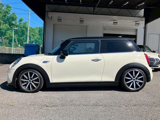 ＭＩＮＩ ３ドア　ＣＯＯＰＥＲ　Ｓ　革シート　純正ナビ　バックカメラ　シートヒーター　ブリッツ車高調　インテリジェントセーフティー　アダクティブクルーズコントロール　ミラーＥＴＣ　コンフォートアクセス　ドライビングモード（78枚目）
