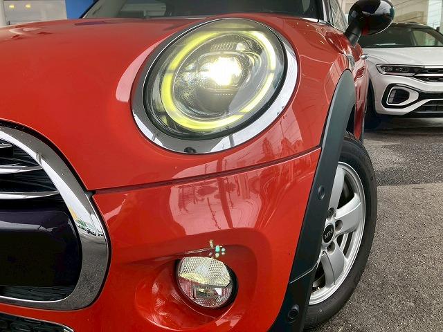 ＭＩＮＩ クーパー　純正ＨＤＤナビ　バックカメラ　前後コーナーセンサー　衝突軽減　マルチファンクションステアリング　オートライト　レインセンサー　ＥＴＣ　アイドリングストップ　コンフォートアクセス　横滑り防止（22枚目）