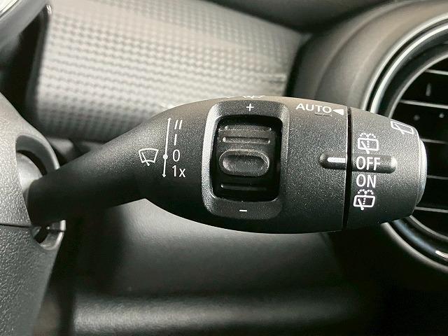 ＭＩＮＩ クーパー　純正ＨＤＤナビ　バックカメラ　前後コーナーセンサー　衝突軽減　マルチファンクションステアリング　オートライト　レインセンサー　ＥＴＣ　アイドリングストップ　コンフォートアクセス　横滑り防止（31枚目）
