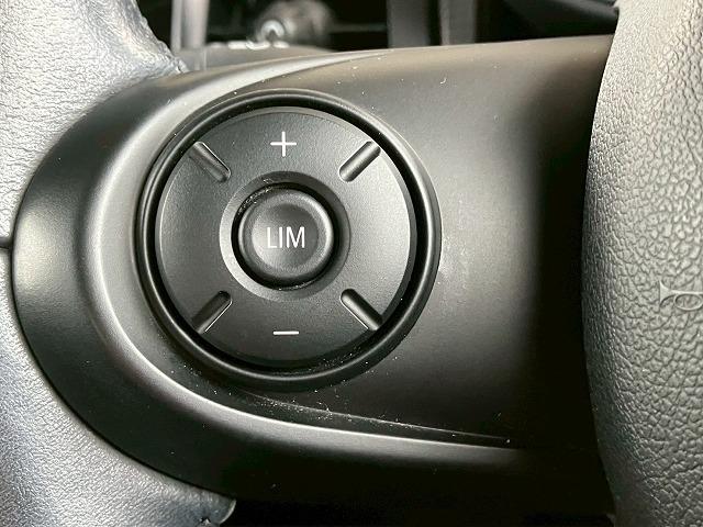 ＭＩＮＩ クーパー　純正ＨＤＤナビ　バックカメラ　前後コーナーセンサー　衝突軽減　マルチファンクションステアリング　オートライト　レインセンサー　ＥＴＣ　アイドリングストップ　コンフォートアクセス　横滑り防止（33枚目）