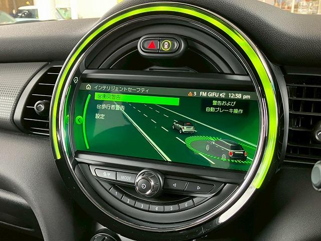 ＭＩＮＩ クーパー　純正ＨＤＤナビ　バックカメラ　前後コーナーセンサー　衝突軽減　マルチファンクションステアリング　オートライト　レインセンサー　ＥＴＣ　アイドリングストップ　コンフォートアクセス　横滑り防止（42枚目）