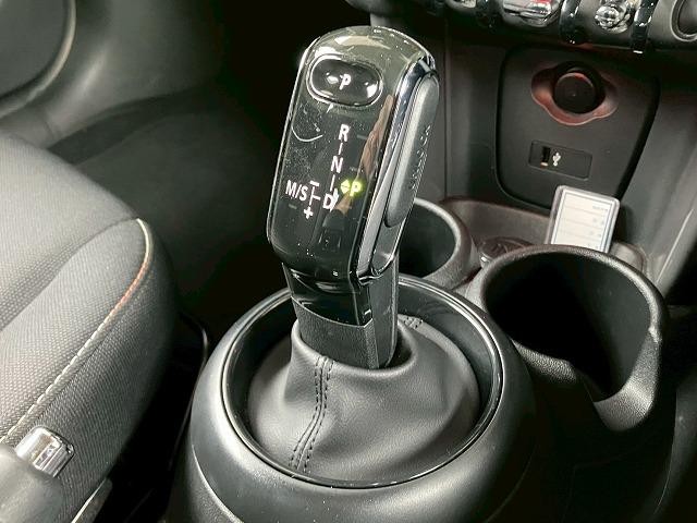 ＭＩＮＩ クーパー　純正ＨＤＤナビ　バックカメラ　前後コーナーセンサー　衝突軽減　マルチファンクションステアリング　オートライト　レインセンサー　ＥＴＣ　アイドリングストップ　コンフォートアクセス　横滑り防止（49枚目）