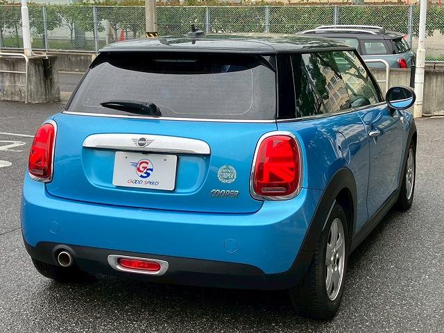 ＭＩＮＩ クーパー　純正ＨＤＤナビ　バックカメラ　マルチファンクションステアリング　衝突軽減　オートライト　レインセンサー　アイドリングストップ　横滑り防止　ＥＴＣ　アンビエントライト　コンフォートアクセス（68枚目）