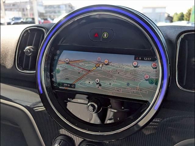 ＭＩＮＩ クーパーＤ　クロスオーバー　オール４　４ＷＤ　ワンオーナー　純正ＨＤＤナビ　バックカメラシートヒーター　アダプティブクルーズコントロール　ヘッドアップディスプレイ　ドライビングモード　前後コーナーセンサー　ミラーＥＴＣ（4枚目）