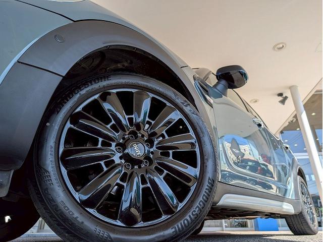 ＭＩＮＩ クーパーＤ　クロスオーバー　オール４　４ＷＤ　ワンオーナー　純正ＨＤＤナビ　バックカメラシートヒーター　アダプティブクルーズコントロール　ヘッドアップディスプレイ　ドライビングモード　前後コーナーセンサー　ミラーＥＴＣ（21枚目）