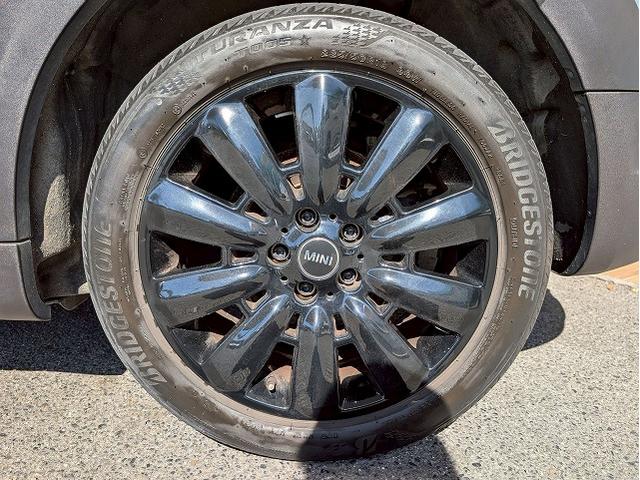 ＭＩＮＩ クーパーＤ　クロスオーバー　オール４　４ＷＤ　ワンオーナー　純正ＨＤＤナビ　バックカメラシートヒーター　アダプティブクルーズコントロール　ヘッドアップディスプレイ　ドライビングモード　前後コーナーセンサー　ミラーＥＴＣ（24枚目）