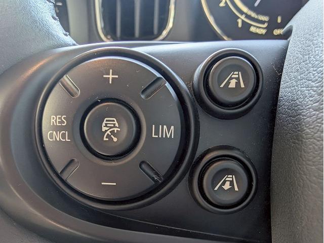 ＭＩＮＩ クーパーＤ　クロスオーバー　オール４　４ＷＤ　ワンオーナー　純正ＨＤＤナビ　バックカメラシートヒーター　アダプティブクルーズコントロール　ヘッドアップディスプレイ　ドライビングモード　前後コーナーセンサー　ミラーＥＴＣ（37枚目）
