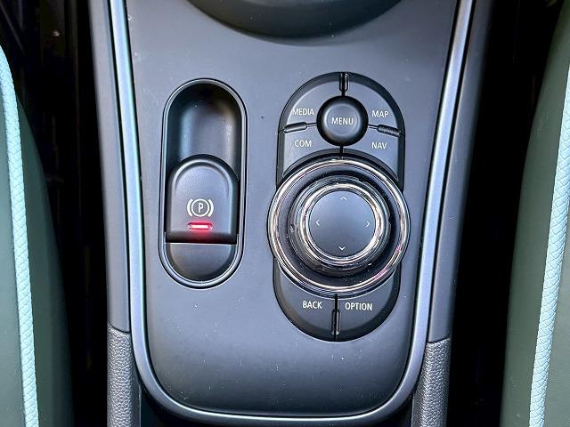 ＭＩＮＩ クーパーＤ　クロスオーバー　アンテイムドエディション　純正ナビ　バックカメラ　シートヒーター　アダクティブクルーズコントロール　電動リアゲート　インテリジェントセーフティー　ドライビングモード　ミラーＥＴＣ　コンフォートアクセス　レインセンサー（64枚目）