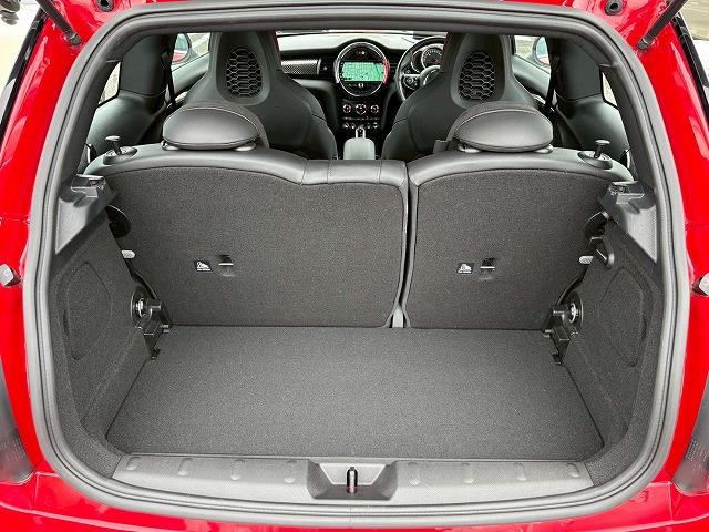 MINI 3ドアJOHN COOPER WORKS 純正ナビ バックカメラ シートヒーター アダクティブクルーズコントロール インテリジェントセーフティー パドルシフト ヘッドアップディスプレイ ミラーETC ダイナミカシート コンフォートアクセス(28枚目)