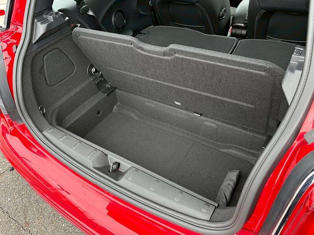 MINI 3ドアJOHN COOPER WORKS 純正ナビ バックカメラ シートヒーター アダクティブクルーズコントロール インテリジェントセーフティー パドルシフト ヘッドアップディスプレイ ミラーETC ダイナミカシート コンフォートアクセス(30枚目)
