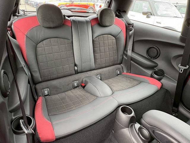 MINI 3ドアJOHN COOPER WORKS 純正ナビ バックカメラ シートヒーター アダクティブクルーズコントロール インテリジェントセーフティー パドルシフト ヘッドアップディスプレイ ミラーETC ダイナミカシート コンフォートアクセス(32枚目)