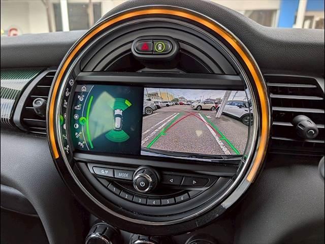 MINI 5ドア COOPER SD 60イヤーズエディション 本革シート シートヒータ 純正ナビ バックカメラ アダクティブクルーズコントロール インテリジェントセーフティー コンフォートアクセス ミラーETC コーナーセンサー LEDヘッドライト(5枚目)