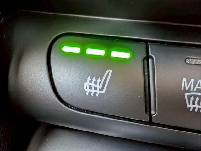 MINI 5ドア COOPER SD 60イヤーズエディション 本革シート シートヒータ 純正ナビ バックカメラ アダクティブクルーズコントロール インテリジェントセーフティー コンフォートアクセス ミラーETC コーナーセンサー LEDヘッドライト(6枚目)