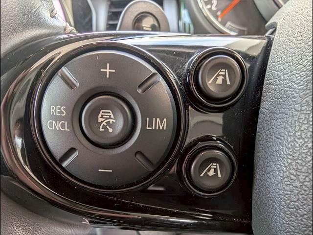 MINI 5ドア COOPER SD 60イヤーズエディション 本革シート シートヒータ 純正ナビ バックカメラ アダクティブクルーズコントロール インテリジェントセーフティー コンフォートアクセス ミラーETC コーナーセンサー LEDヘッドライト(7枚目)