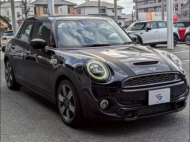 MINI 5ドア COOPER SD 60イヤーズエディション 本革シート シートヒータ 純正ナビ バックカメラ アダクティブクルーズコントロール インテリジェントセーフティー コンフォートアクセス ミラーETC コーナーセンサー LEDヘッドライト(11枚目)