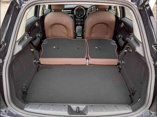 MINI 5ドア COOPER SD 60イヤーズエディション 本革シート シートヒータ 純正ナビ バックカメラ アダクティブクルーズコントロール インテリジェントセーフティー コンフォートアクセス ミラーETC コーナーセンサー LEDヘッドライト(19枚目)