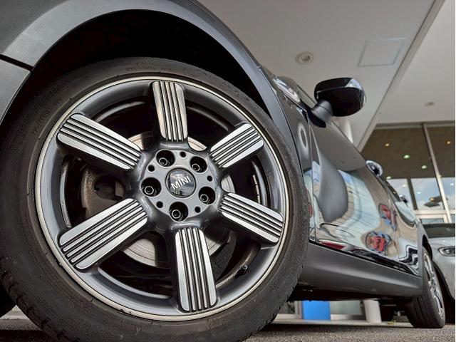 MINI 5ドア COOPER SD 60イヤーズエディション 本革シート シートヒータ 純正ナビ バックカメラ アダクティブクルーズコントロール インテリジェントセーフティー コンフォートアクセス ミラーETC コーナーセンサー LEDヘッドライト(21枚目)