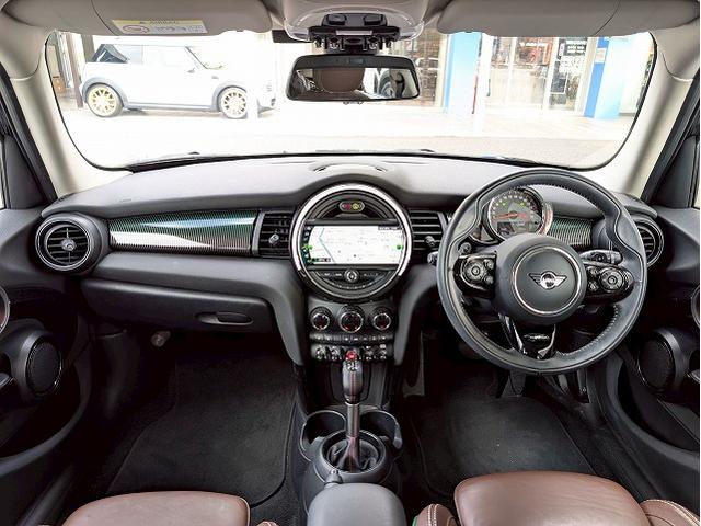 MINI 5ドア COOPER SD 60イヤーズエディション 本革シート シートヒータ 純正ナビ バックカメラ アダクティブクルーズコントロール インテリジェントセーフティー コンフォートアクセス ミラーETC コーナーセンサー LEDヘッドライト(33枚目)