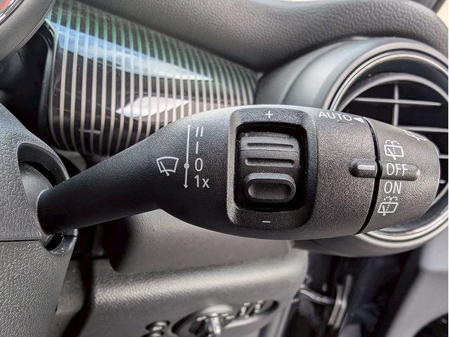 MINI 5ドア COOPER SD 60イヤーズエディション 本革シート シートヒータ 純正ナビ バックカメラ アダクティブクルーズコントロール インテリジェントセーフティー コンフォートアクセス ミラーETC コーナーセンサー LEDヘッドライト(40枚目)