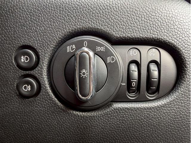 MINI 5ドア COOPER SD 60イヤーズエディション 本革シート シートヒータ 純正ナビ バックカメラ アダクティブクルーズコントロール インテリジェントセーフティー コンフォートアクセス ミラーETC コーナーセンサー LEDヘッドライト(42枚目)