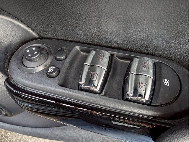 MINI 5ドア COOPER SD 60イヤーズエディション 本革シート シートヒータ 純正ナビ バックカメラ アダクティブクルーズコントロール インテリジェントセーフティー コンフォートアクセス ミラーETC コーナーセンサー LEDヘッドライト(43枚目)