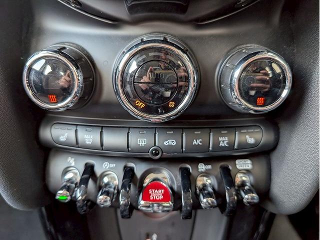 MINI 5ドア COOPER SD 60イヤーズエディション 本革シート シートヒータ 純正ナビ バックカメラ アダクティブクルーズコントロール インテリジェントセーフティー コンフォートアクセス ミラーETC コーナーセンサー LEDヘッドライト(51枚目)
