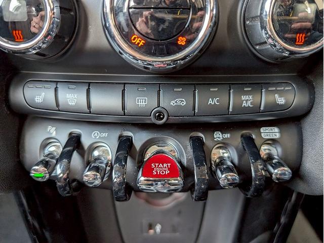 MINI 5ドア COOPER SD 60イヤーズエディション 本革シート シートヒータ 純正ナビ バックカメラ アダクティブクルーズコントロール インテリジェントセーフティー コンフォートアクセス ミラーETC コーナーセンサー LEDヘッドライト(52枚目)