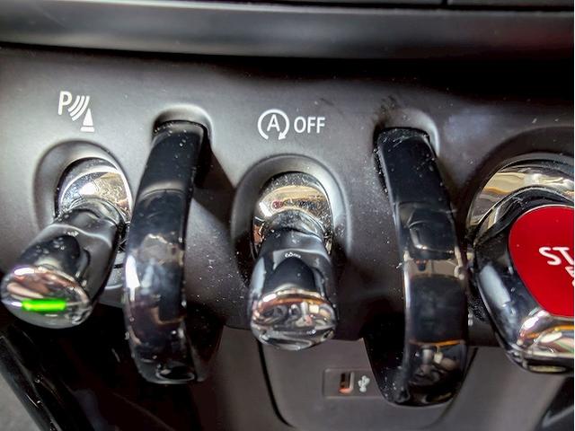 MINI 5ドア COOPER SD 60イヤーズエディション 本革シート シートヒータ 純正ナビ バックカメラ アダクティブクルーズコントロール インテリジェントセーフティー コンフォートアクセス ミラーETC コーナーセンサー LEDヘッドライト(56枚目)