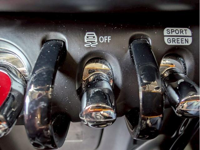 MINI 5ドア COOPER SD 60イヤーズエディション 本革シート シートヒータ 純正ナビ バックカメラ アダクティブクルーズコントロール インテリジェントセーフティー コンフォートアクセス ミラーETC コーナーセンサー LEDヘッドライト(58枚目)