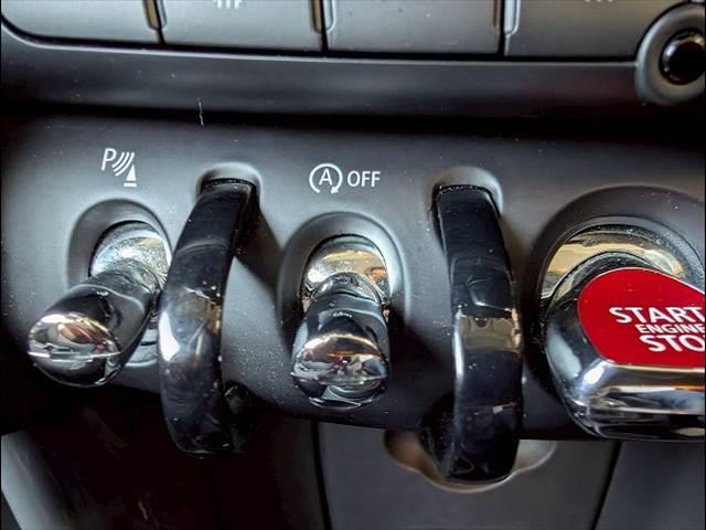 MINI クーパーD 純正HDDナビ バックカメラ 前後コーナーセンサー マルチファンクションステアリング アイドリングストップ 横滑り防止 オートライト レインセンサー コンフォートアクセス ETC アンビエントライト(8枚目)