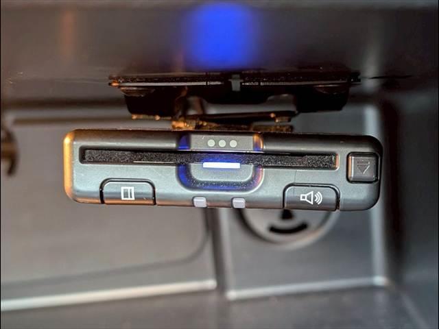 MINI クーパーD 純正HDDナビ バックカメラ 前後コーナーセンサー マルチファンクションステアリング アイドリングストップ 横滑り防止 オートライト レインセンサー コンフォートアクセス ETC アンビエントライト(9枚目)