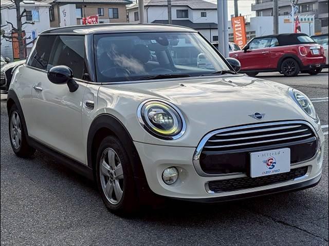 MINI クーパーD 純正HDDナビ バックカメラ 前後コーナーセンサー マルチファンクションステアリング アイドリングストップ 横滑り防止 オートライト レインセンサー コンフォートアクセス ETC アンビエントライト(11枚目)