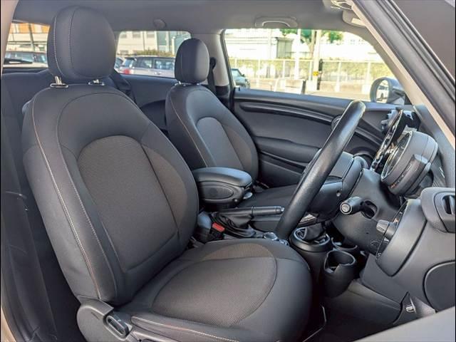 MINI クーパーD 純正HDDナビ バックカメラ 前後コーナーセンサー マルチファンクションステアリング アイドリングストップ 横滑り防止 オートライト レインセンサー コンフォートアクセス ETC アンビエントライト(17枚目)