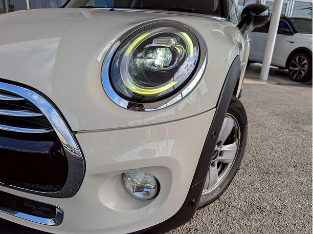 MINI クーパーD 純正HDDナビ バックカメラ 前後コーナーセンサー マルチファンクションステアリング アイドリングストップ 横滑り防止 オートライト レインセンサー コンフォートアクセス ETC アンビエントライト(22枚目)