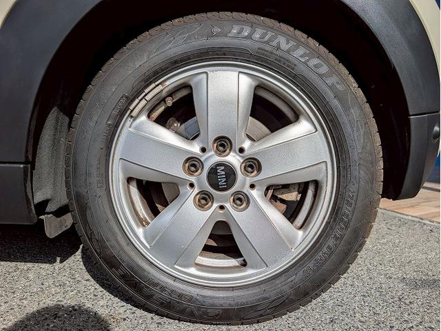 MINI クーパーD 純正HDDナビ バックカメラ 前後コーナーセンサー マルチファンクションステアリング アイドリングストップ 横滑り防止 オートライト レインセンサー コンフォートアクセス ETC アンビエントライト(27枚目)