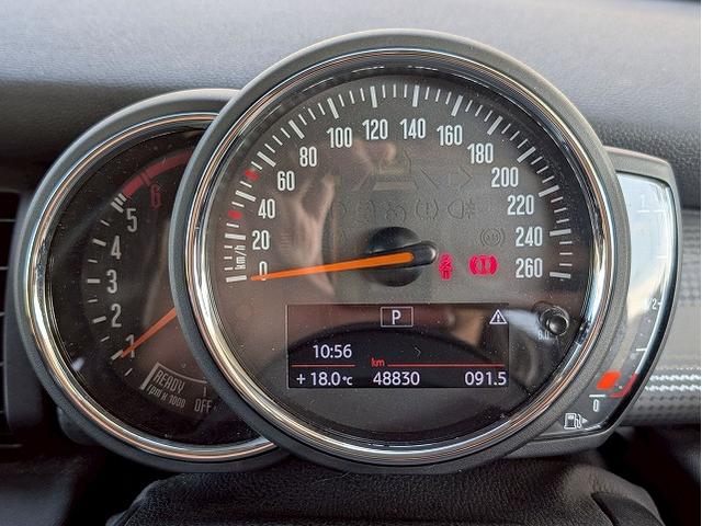 MINI クーパーD 純正HDDナビ バックカメラ 前後コーナーセンサー マルチファンクションステアリング アイドリングストップ 横滑り防止 オートライト レインセンサー コンフォートアクセス ETC アンビエントライト(33枚目)