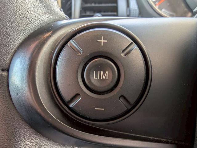 MINI クーパーD 純正HDDナビ バックカメラ 前後コーナーセンサー マルチファンクションステアリング アイドリングストップ 横滑り防止 オートライト レインセンサー コンフォートアクセス ETC アンビエントライト(34枚目)