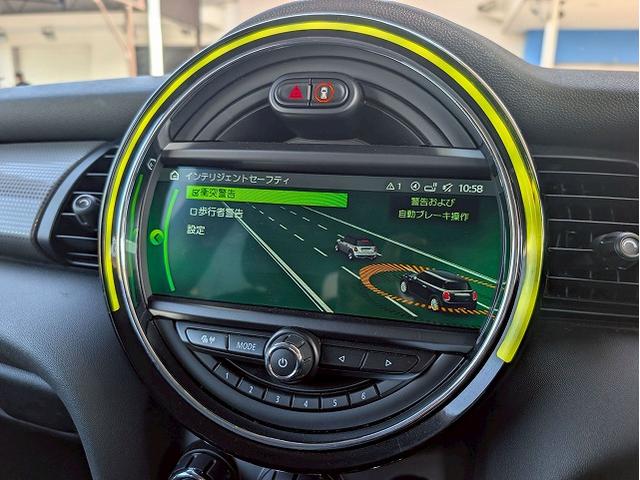 MINI クーパーD 純正HDDナビ バックカメラ 前後コーナーセンサー マルチファンクションステアリング アイドリングストップ 横滑り防止 オートライト レインセンサー コンフォートアクセス ETC アンビエントライト(44枚目)