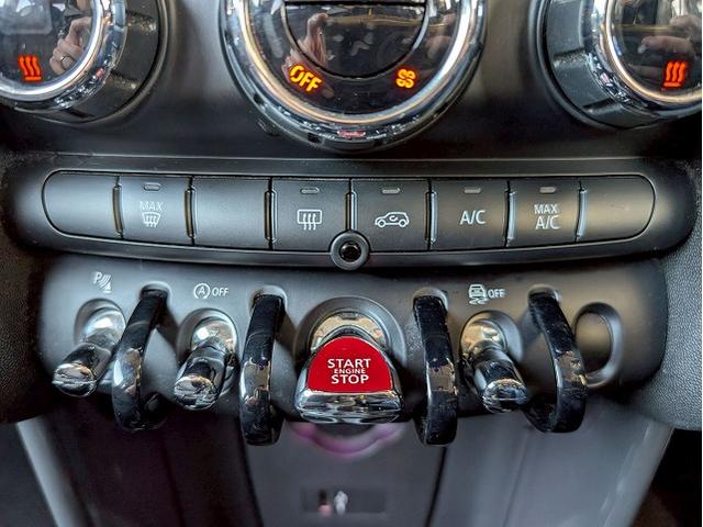 MINI クーパーD 純正HDDナビ バックカメラ 前後コーナーセンサー マルチファンクションステアリング アイドリングストップ 横滑り防止 オートライト レインセンサー コンフォートアクセス ETC アンビエントライト(48枚目)