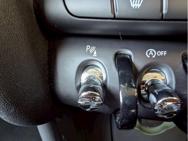 MINI クーパーD 純正HDDナビ バックカメラ 前後コーナーセンサー マルチファンクションステアリング アイドリングストップ 横滑り防止 オートライト レインセンサー コンフォートアクセス ETC アンビエントライト(49枚目)