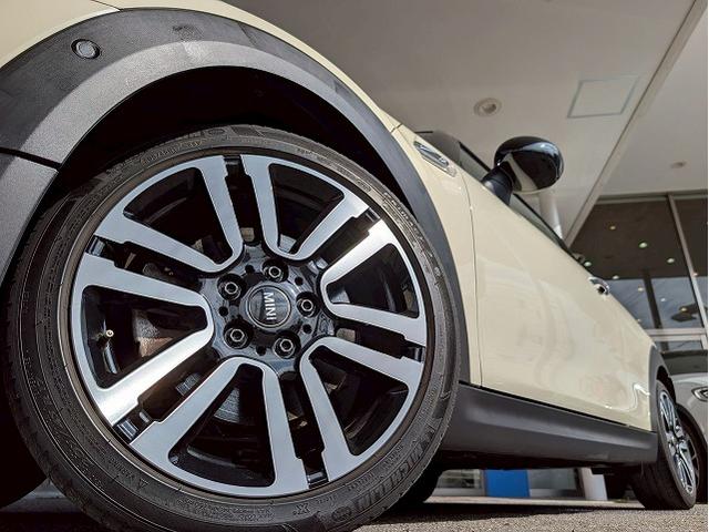 MINI 3ドア COOPER S 純正ナビ バックカメラ アダクティブクルーズコントロール インテリジェントセーフティー ミラーETC LEDヘッドライト コンフォートアクセス レインセンサー オートライト コーナーセンサー(21枚目)