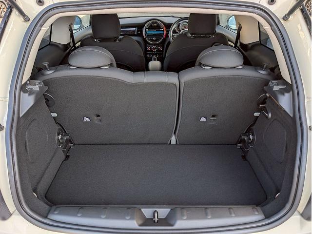 MINI 3ドア COOPER S 純正ナビ バックカメラ アダクティブクルーズコントロール インテリジェントセーフティー ミラーETC LEDヘッドライト コンフォートアクセス レインセンサー オートライト コーナーセンサー(28枚目)