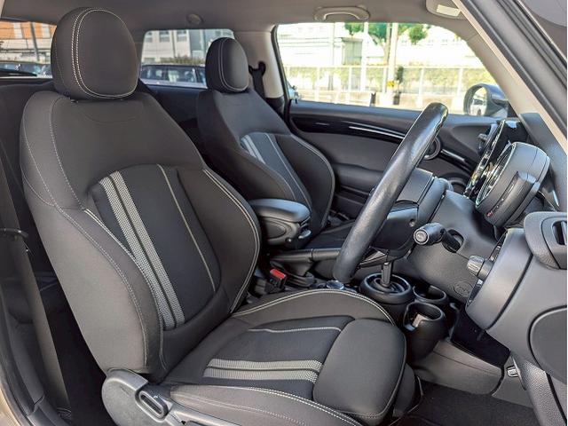 MINI 3ドア COOPER S 純正ナビ バックカメラ アダクティブクルーズコントロール インテリジェントセーフティー ミラーETC LEDヘッドライト コンフォートアクセス レインセンサー オートライト コーナーセンサー(31枚目)